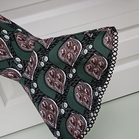 Small mini dress with bell sleeves - Picture 2 of 5